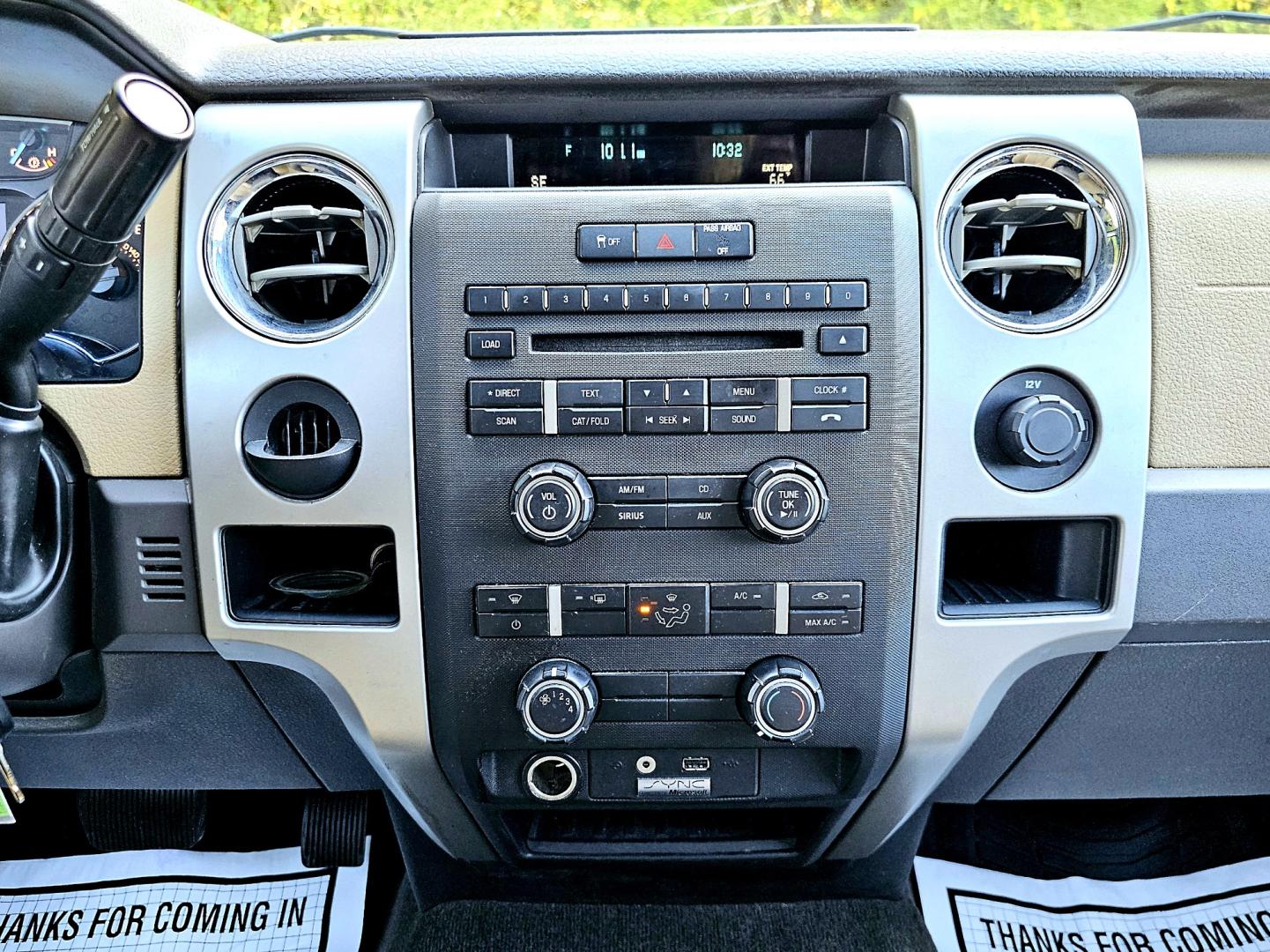 2011 White Ford F-150 LXT SuperCrew 5.5-ft. Bed 2WD (1FTEW1CM3BF) with an 3.7L V6 DOHC 24V engine, 4-Speed Automatic transmission, located at 18001 Kellogg Rd, Saucier, MS, 39574, (228) 832-1441, 39.421459, -76.641457 - Photo#17